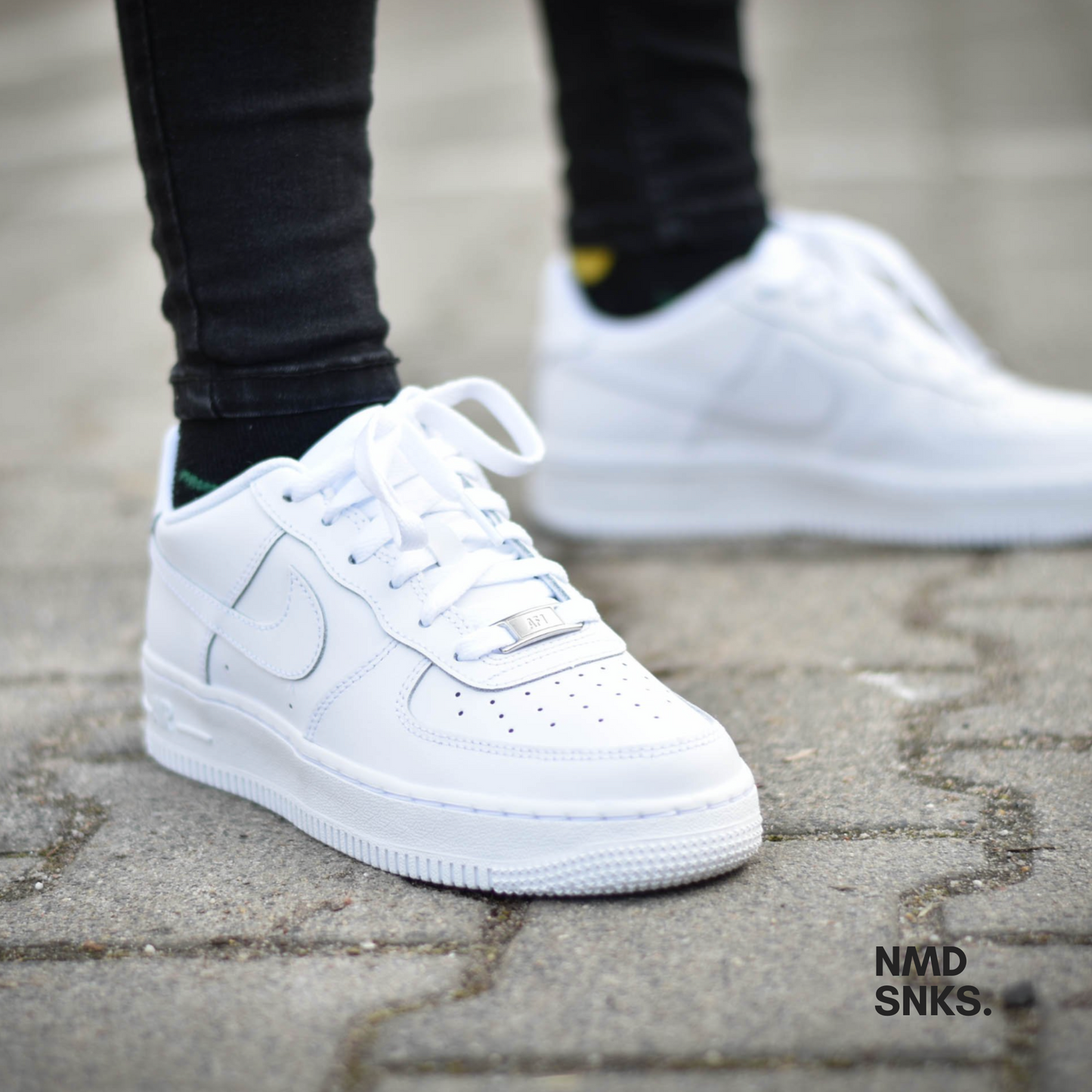 Nike Air Force 1 07 Triple White